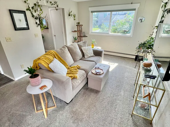 3540 Corona Cir, Anchorage, AK 99517