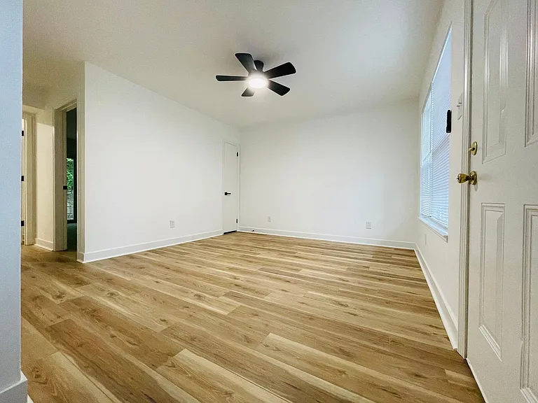 24 Oakwood Rd #7 — Photo 5