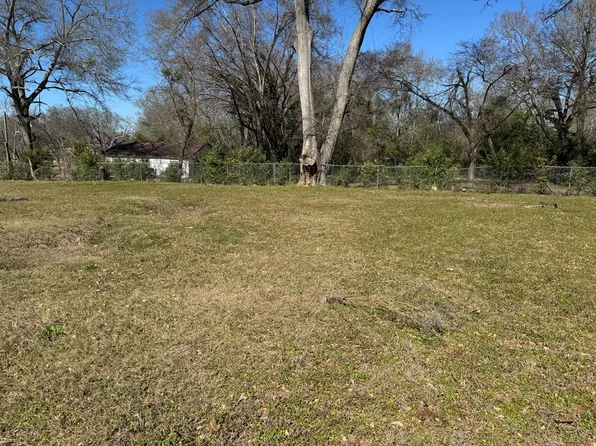 613 3rd St, Nacogdoches, TX 75961