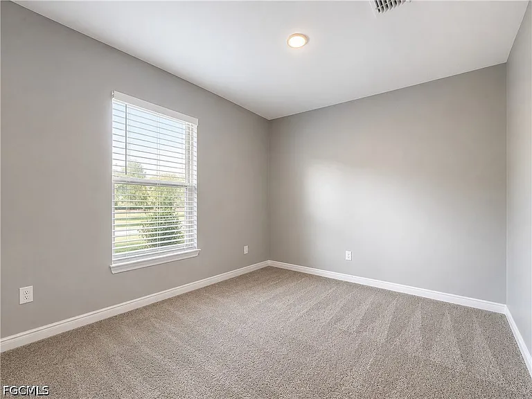 2728 NE 5th Place Cpe — Photo 19