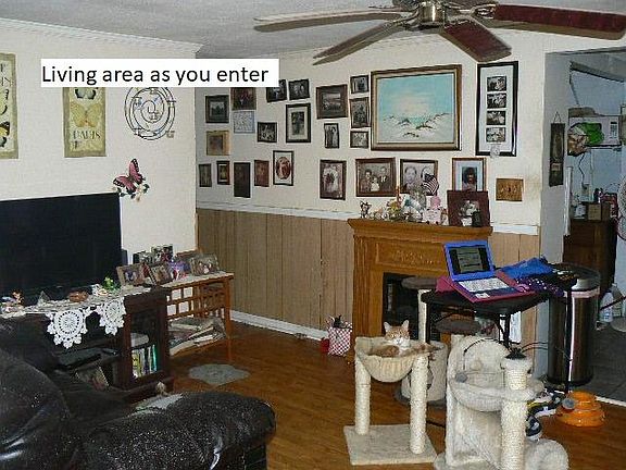2nd image of 863 Fairview Dr