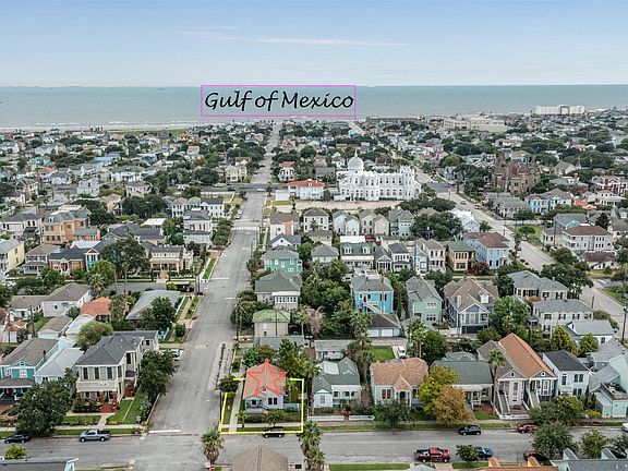 2nd image of 1301 Winnie St