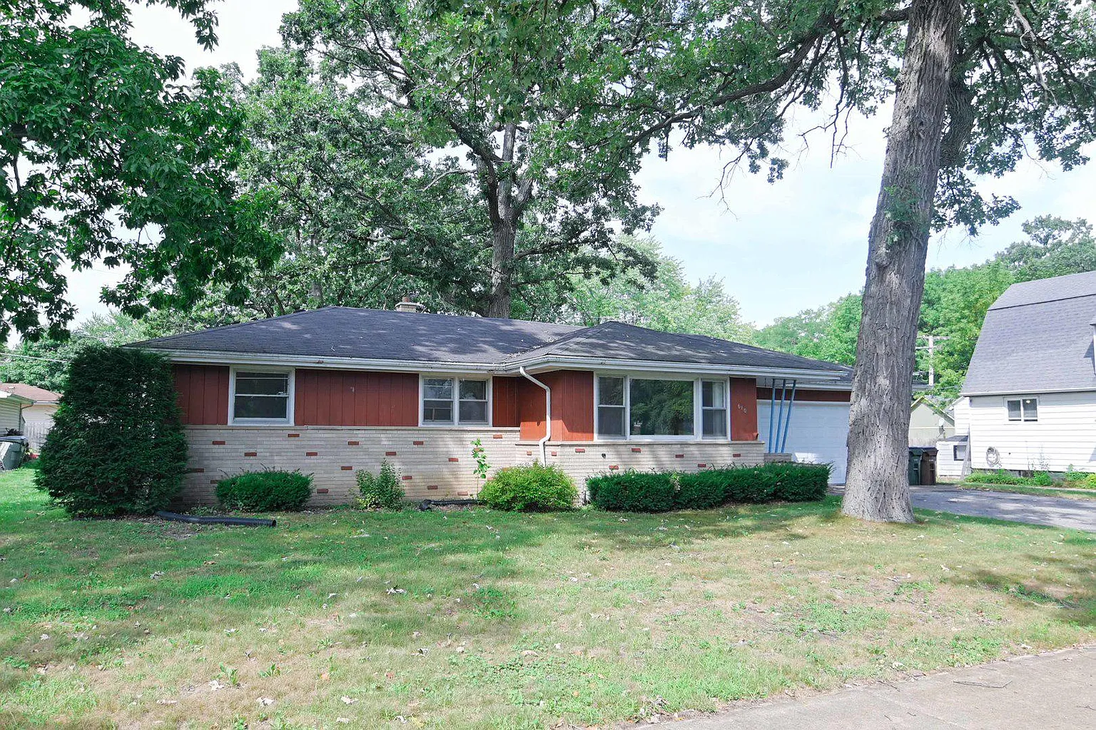 610 Kirkwood Ave photo 1