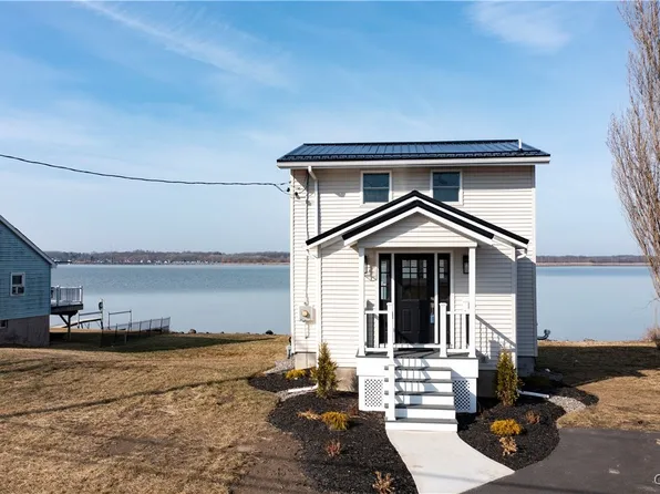 6511 State Route 90 N, Cayuga, NY 13034