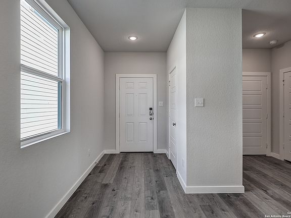 3rd image of 4322 Clarisse Street