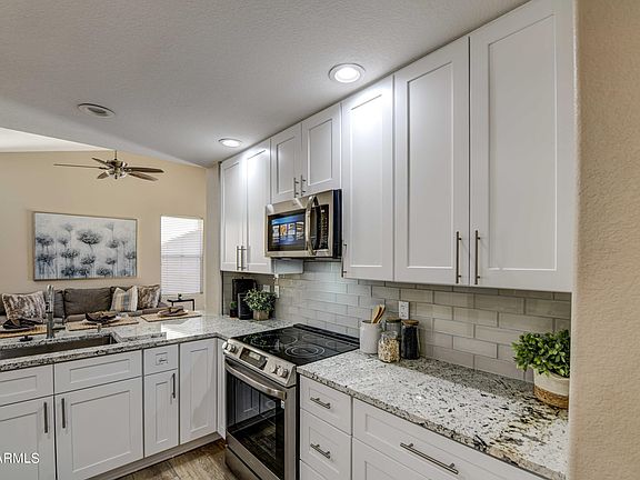 3rd image of 24640 S AUGUSTA Court