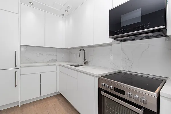 Rented by Nooklyn NYC LLC | media 27