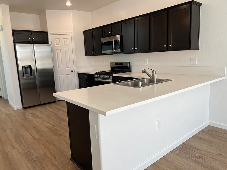 1025 Washington St — Photo 5