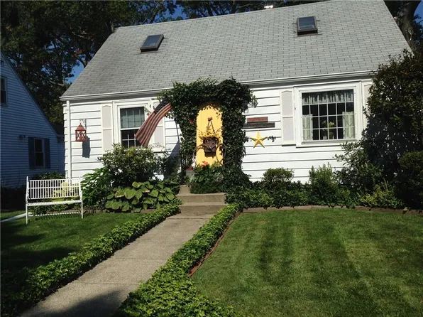 25 Haverford Rd, Warwick, RI 02886