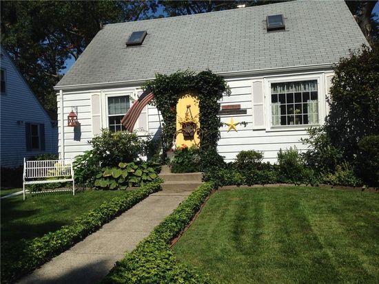 25 Haverford Rd, Warwick, RI 02886
