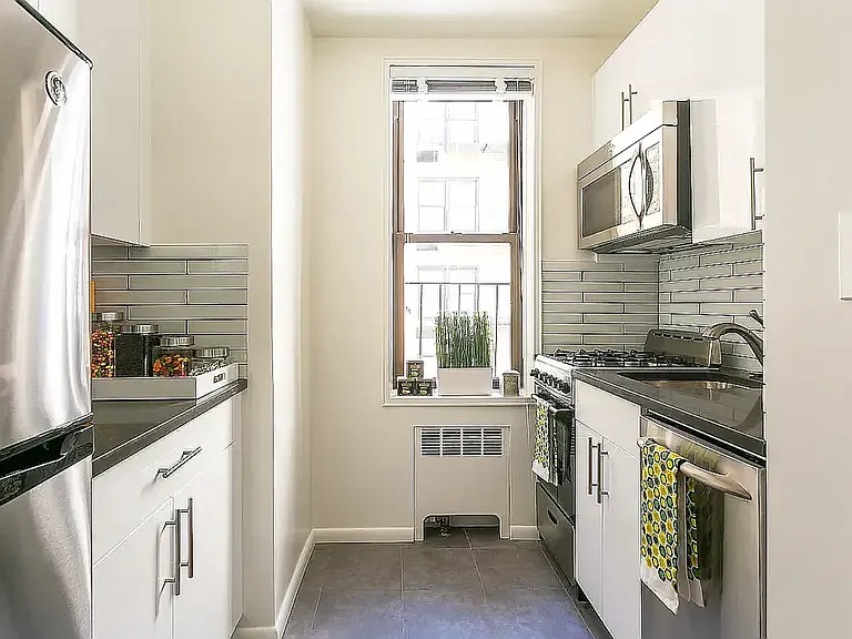 85 4th Ave #3BB — Photo 3