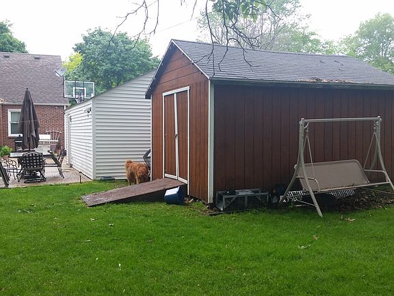 Very large yard shed 