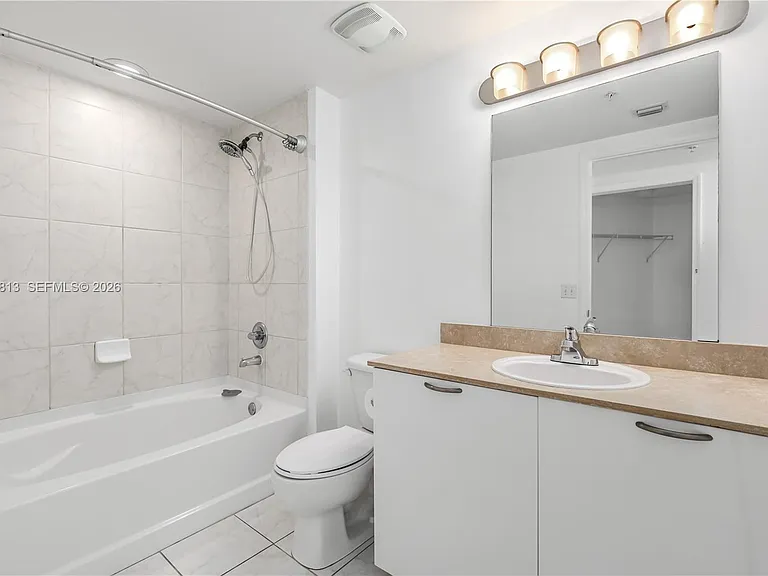 3180 SW 22nd St #601 — Photo 34
