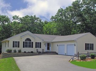 16 Andersen Ln, Oakdale, CT 06370
