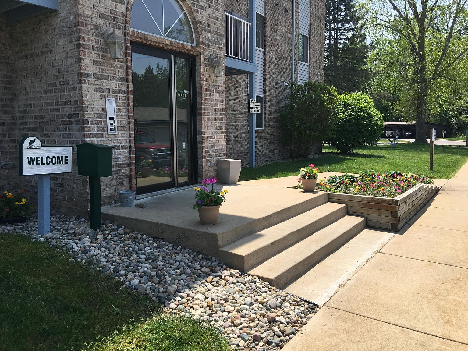 1220 Sunview Dr 8, Saint Johns, MI 48879 Zillow