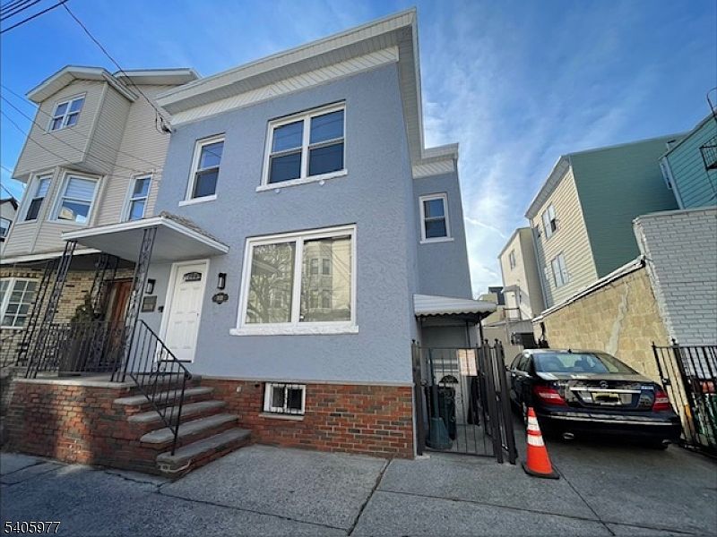 1st image of 332 Lafayette St