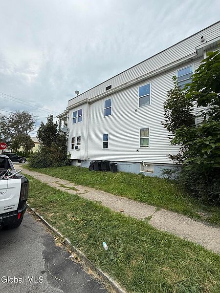 5th image of 108 Southern Boulevard