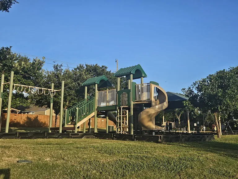 8404 Whistling Duck Dr — Photo 32