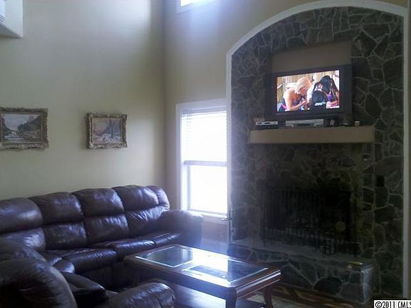 5th image of 135 Trollingwood Ln #L17-18
