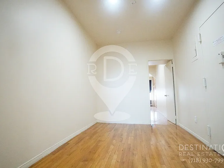 72 Nelson St #2R — Photo 9