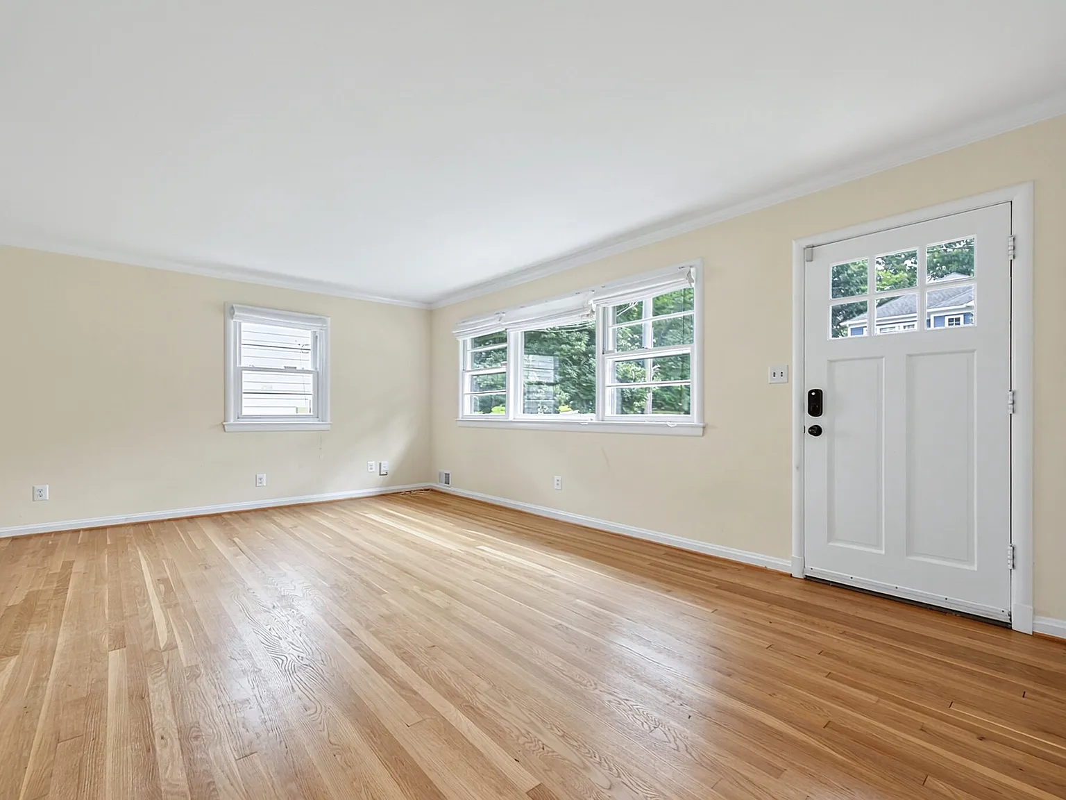 4 bed, 1500 sqft, $4,000 — Photo 3