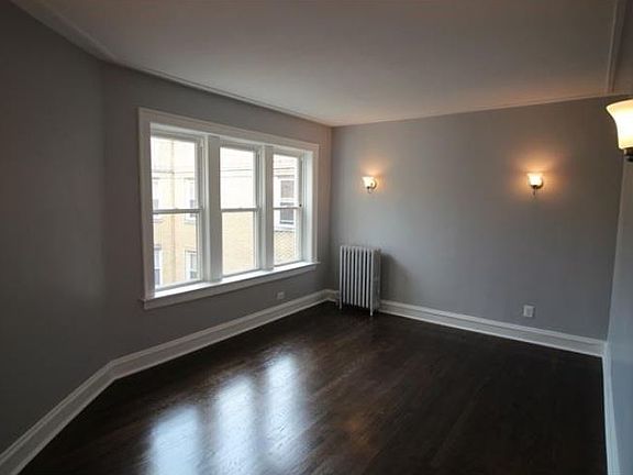 2nd image of 8212-8220 S Drexel Ave #8214-2W