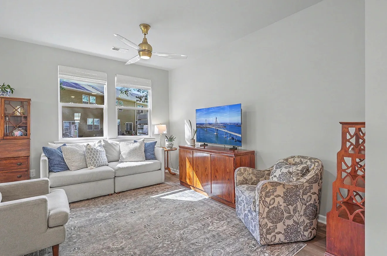 3 bed, 2.5 bath, 1524 sqft, $2,500 — Photo 4