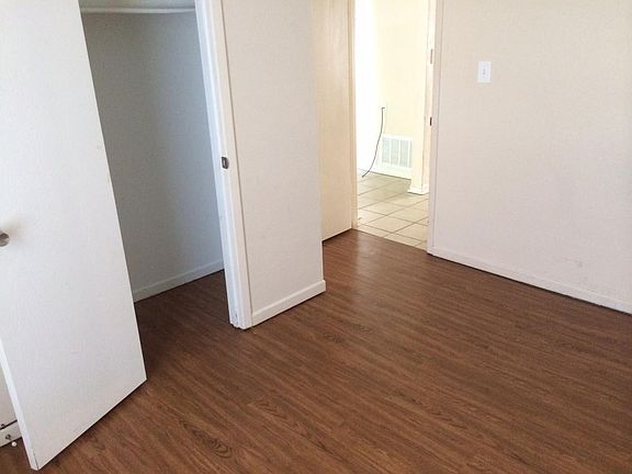 5th image of 338 Charles St