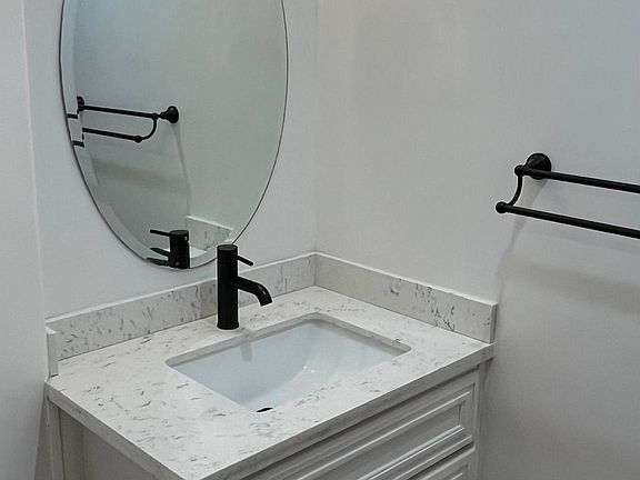 3rd image of 10307 Missouri Ave APT 202