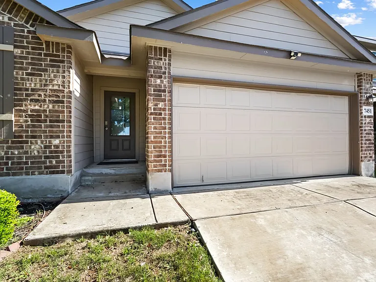 7451 Hercules Point — Photo 2