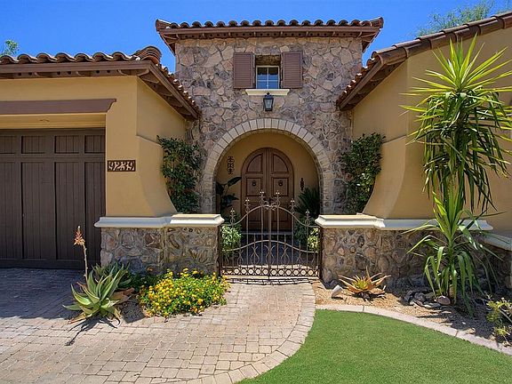 Attractive front entry