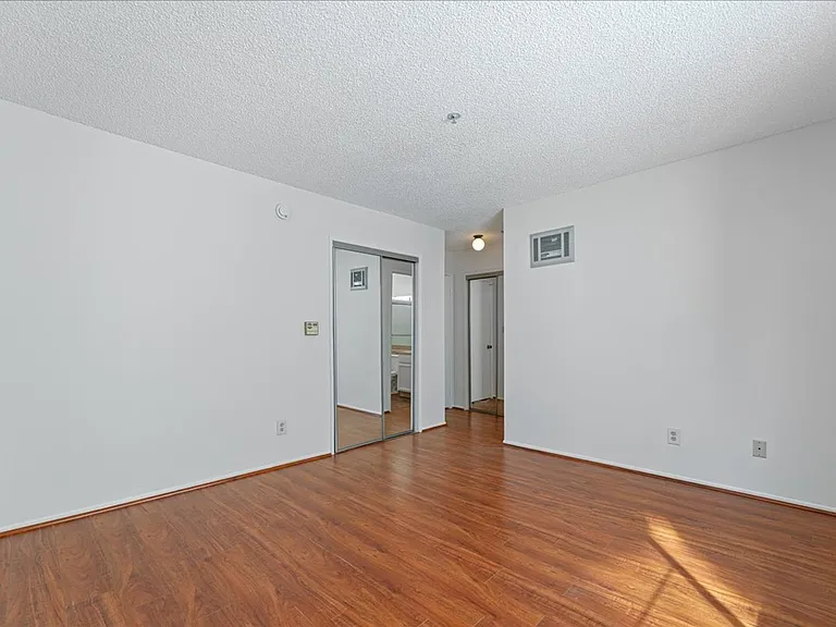 1785 Beloit Ave — Photo 32