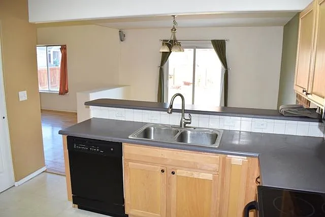 1250 Intrepid Dr — Photo 7