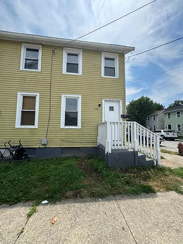 225 Gibbon St Photo 1