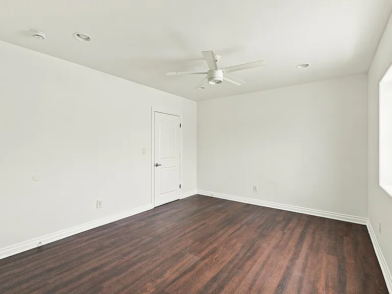 246 E Gage Ave — Photo 19