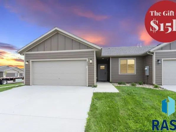 521 Brookside Pl, Harrisburg, SD 57032