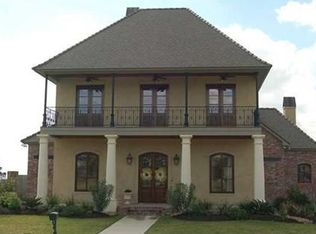 305 Shinnecock Hills Dr, Broussard, LA 70518