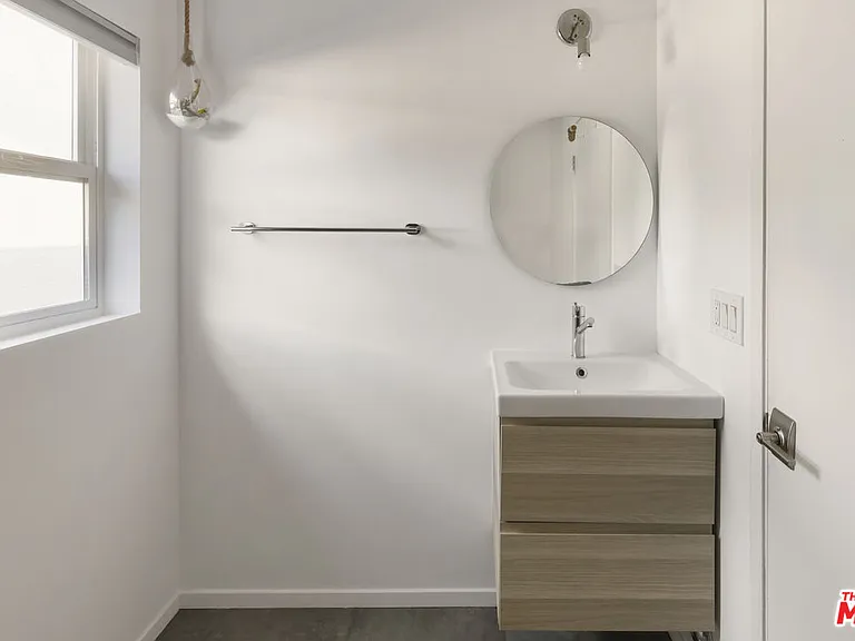 5712 Buchanan St — Photo 16