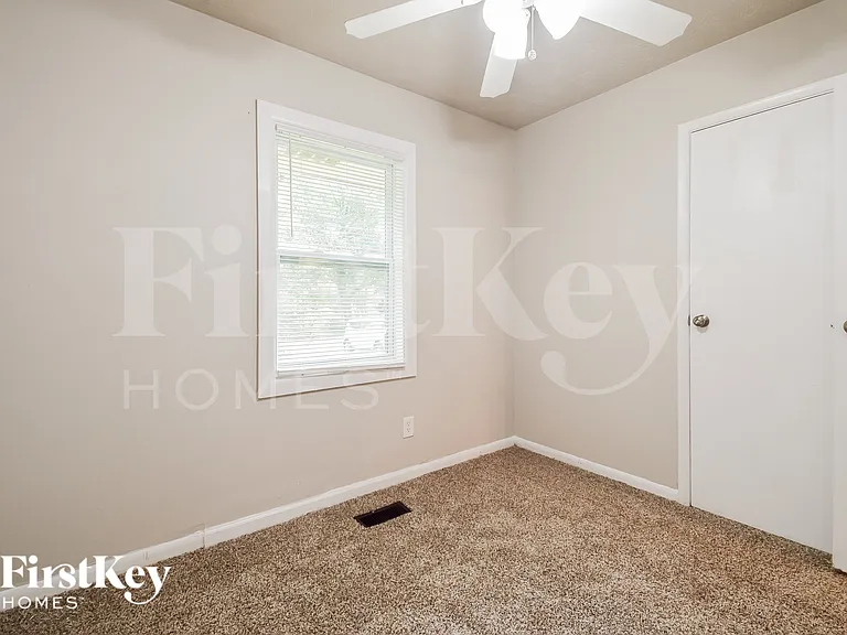 8277 Dunellen Ln — Photo 11