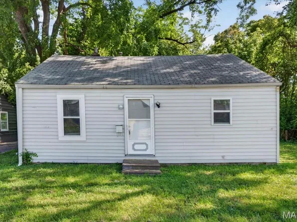 817 Sparks Ave, Cahokia, IL 62206