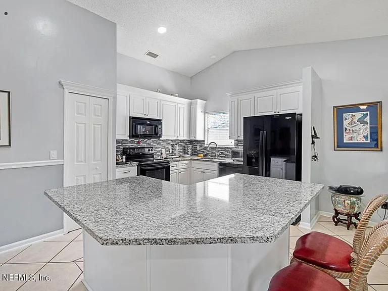 11270 Kinrose Ct — Photo 5