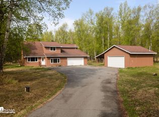2051 W Pinnacle Ct, Wasilla, AK 99654