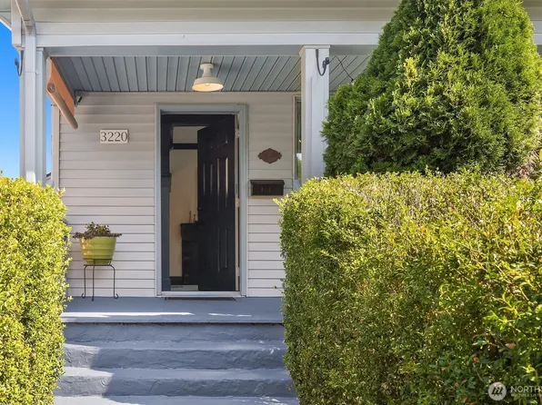 3220 Belvidere Avenue SW, Seattle, WA 98126