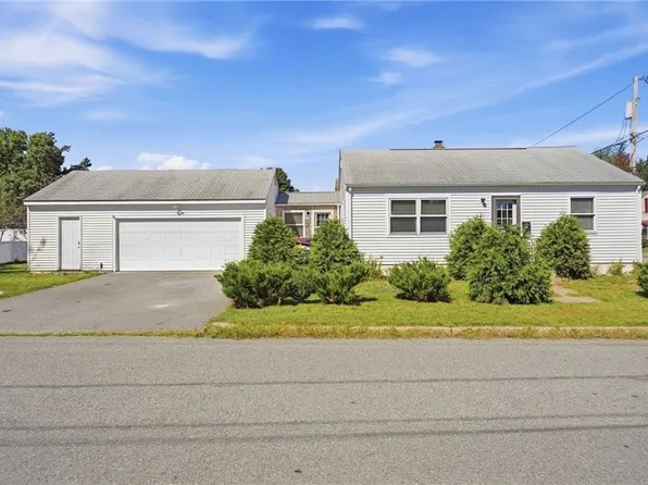 86 Paul St, Pawtucket, RI 02861