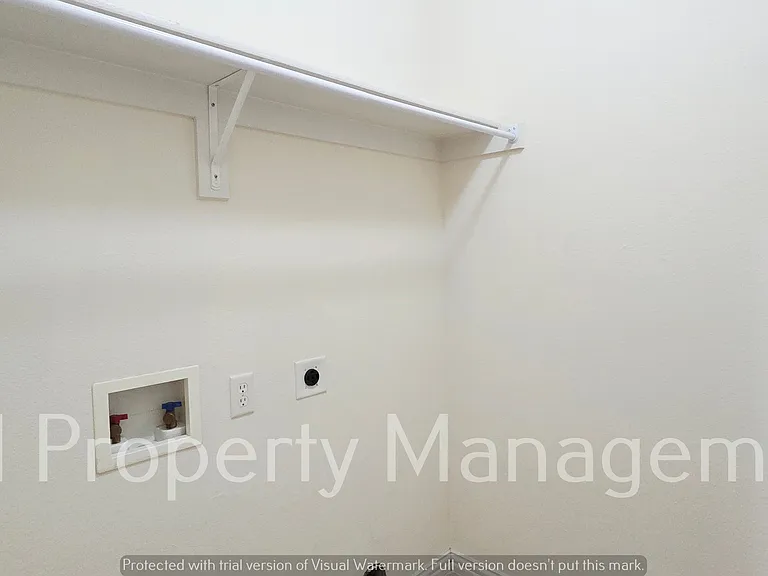 3676 Vienna St — Photo 17