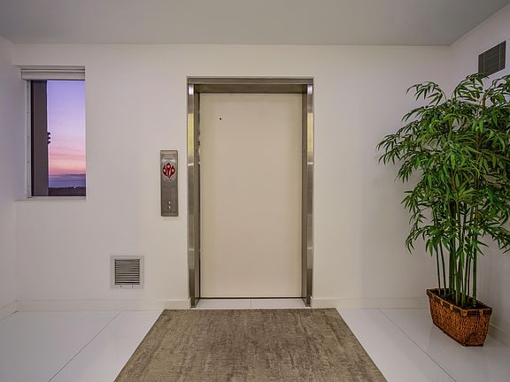 3rd image of 2150 N Ocean Blvd #4-N