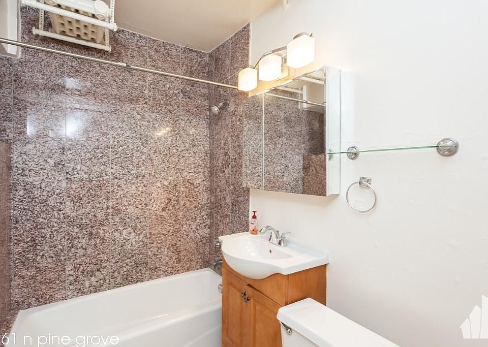 1st image of 3161 N Pine Grove Ave #1024