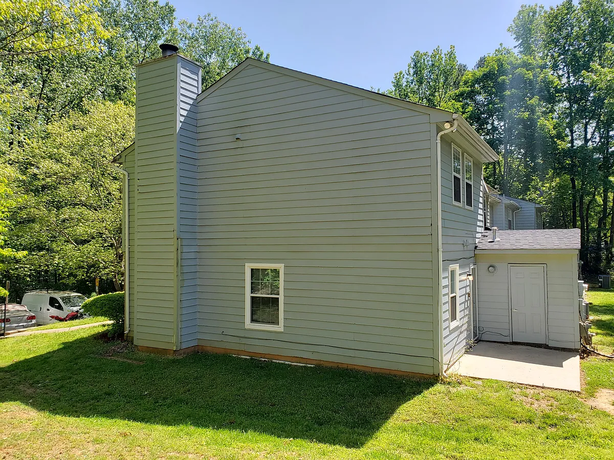 Building Photo - 3908 Briarhill Dr