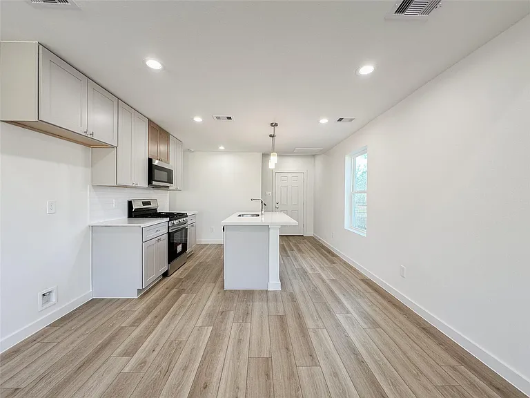 2726 Discovery Trails Ct — Photo 10