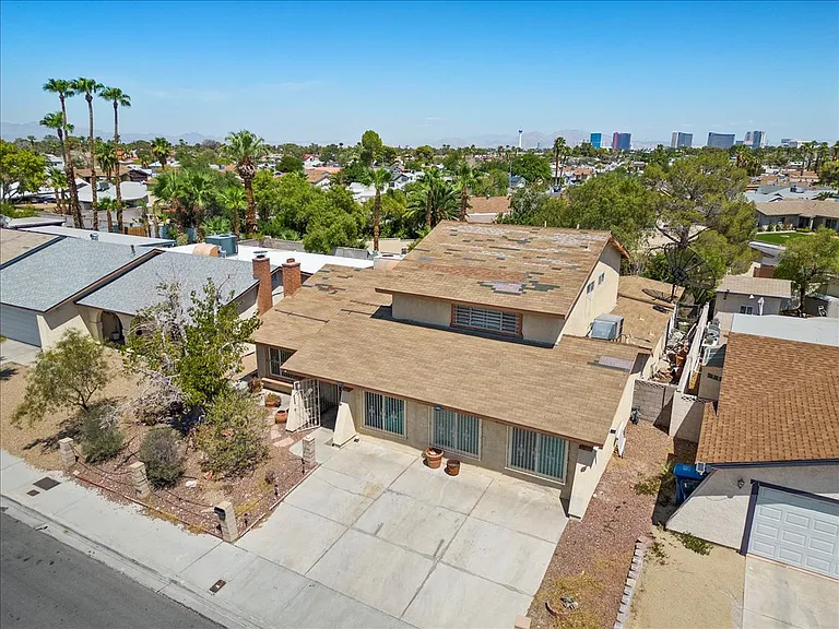 3618 Redwood St — Photo 46